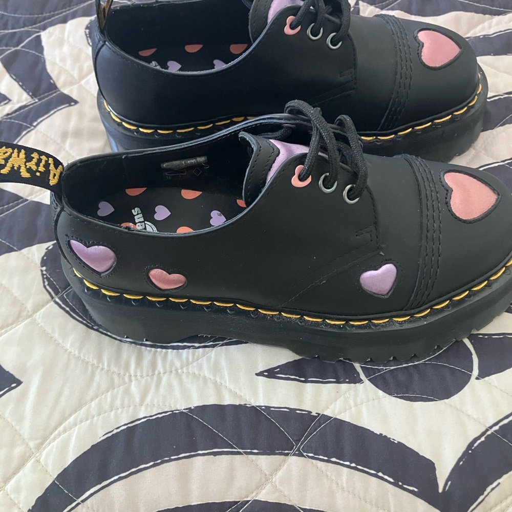 Dr. Martens Black Leather Oxfords 3 hole with pink and purple hearts Brand new - Picture 2 of 4